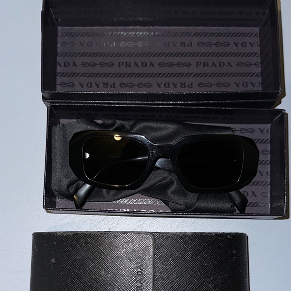 Prada rectangular Black Sunglasses
100% original main image 5